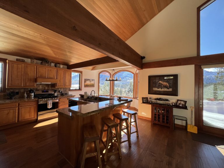 interior photo of vacation rental home in Mammoth Lakes